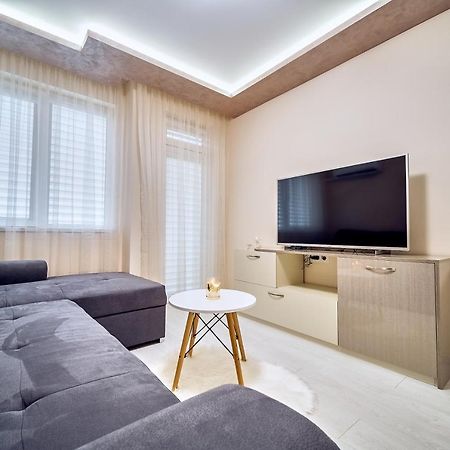 Апартамент S Apart Warna Zewnętrze zdjęcie